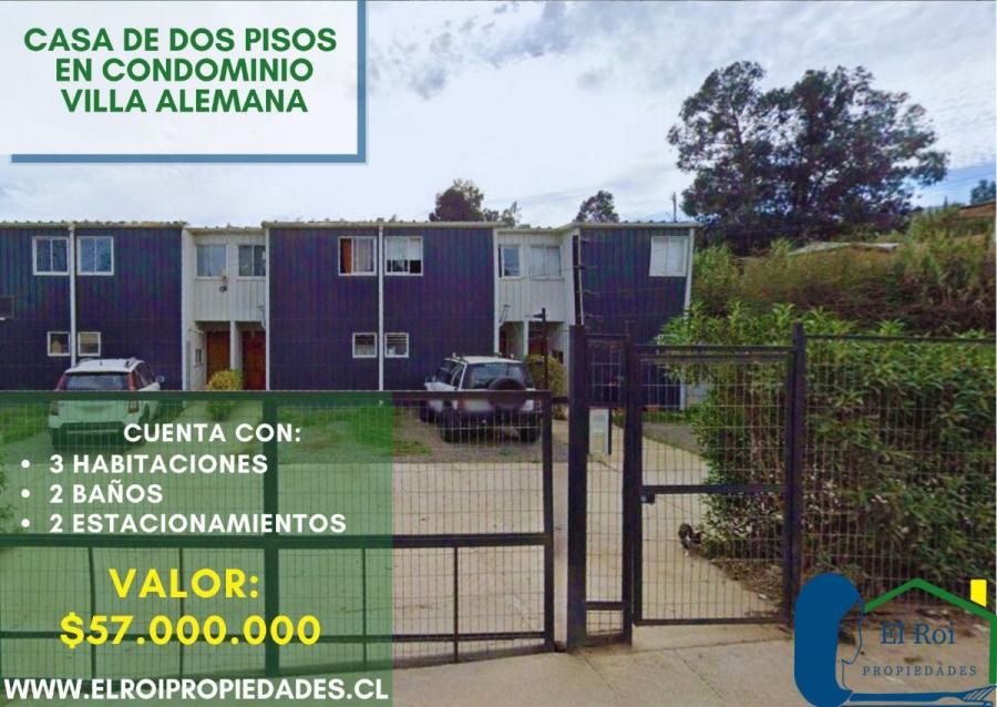 Casa de dos pisos en condominio