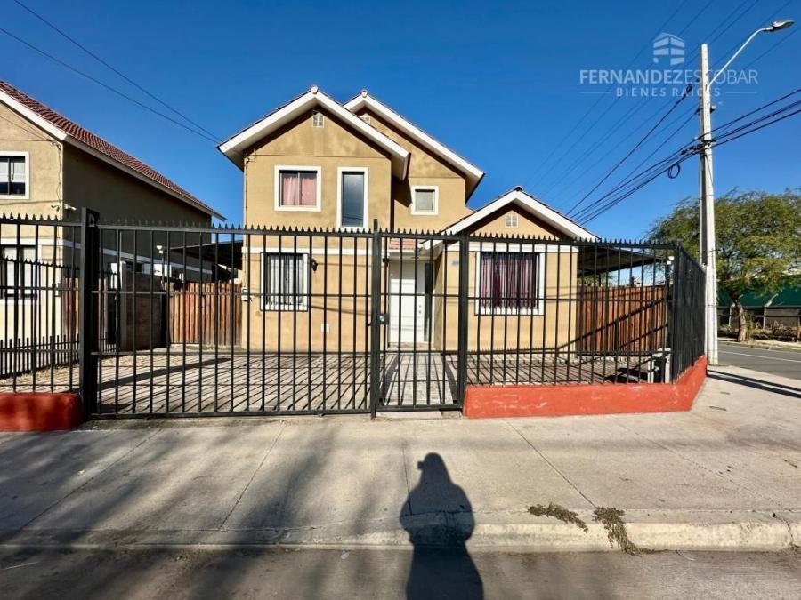 LOS ANDES - ARRIENDA CASA ESQUINA DOS PISOS 4D 2B - VISTA CORDILLERA