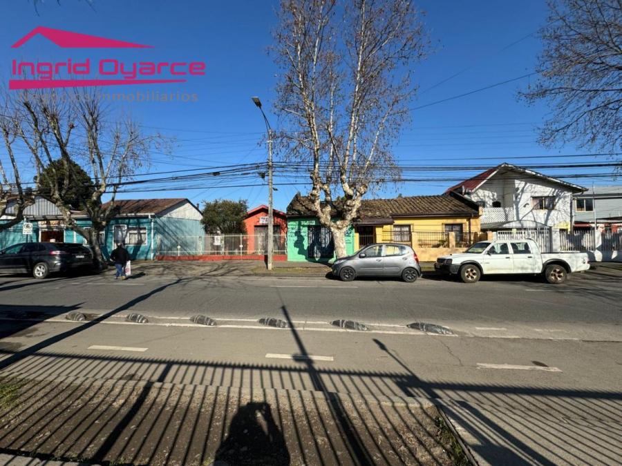 Vendo terreno comercial, excelente y céntrica ubicación, con construcción antigua