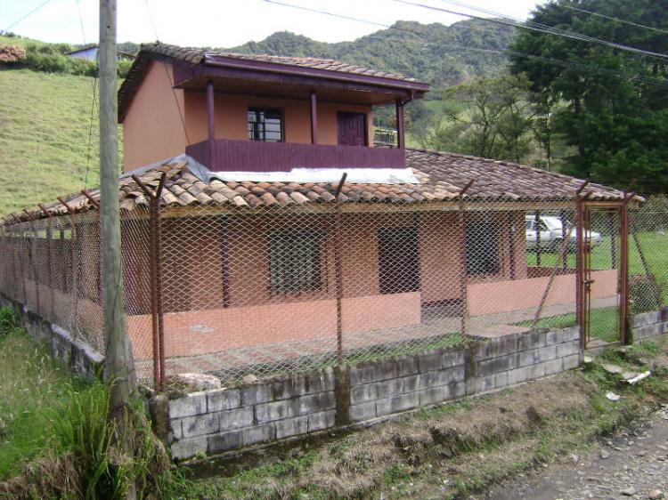 Finca en Carmen De Viboral en Venta, 3700 m2, 4 alcobas, 1 baño