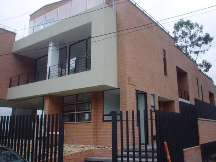 casa con vista a los cerros y a la ciudad