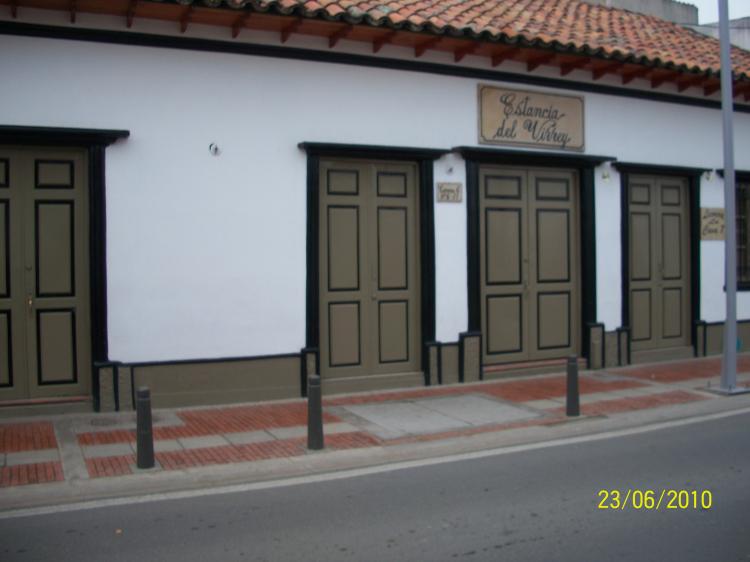 arriendo locales para oficina o bodegaje en el centro de zipaquirá