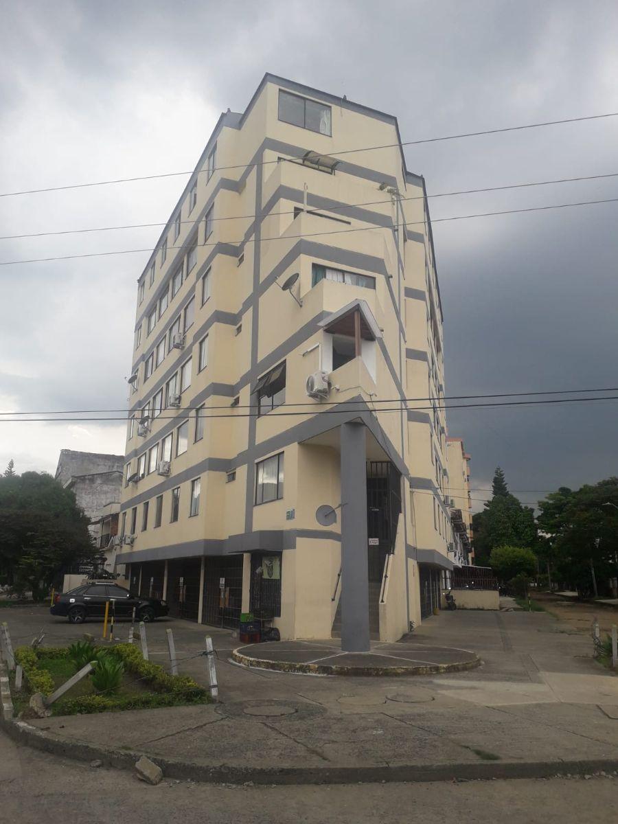 Apartamento en Edificio Piramide barrio San Fernando