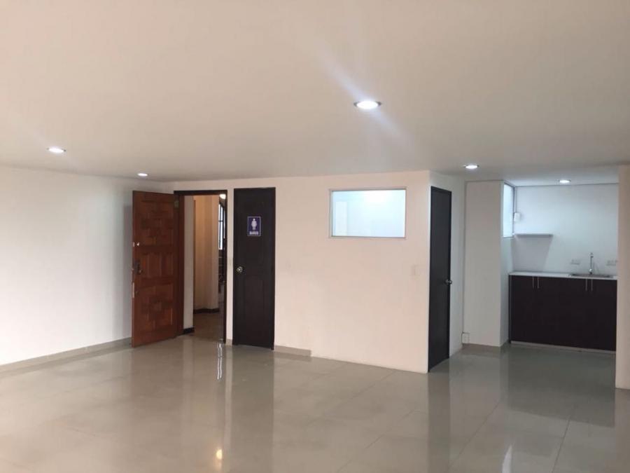 OFICINA CHICO SOBRE AV CALLE 100 SE VENDE RENTANDO