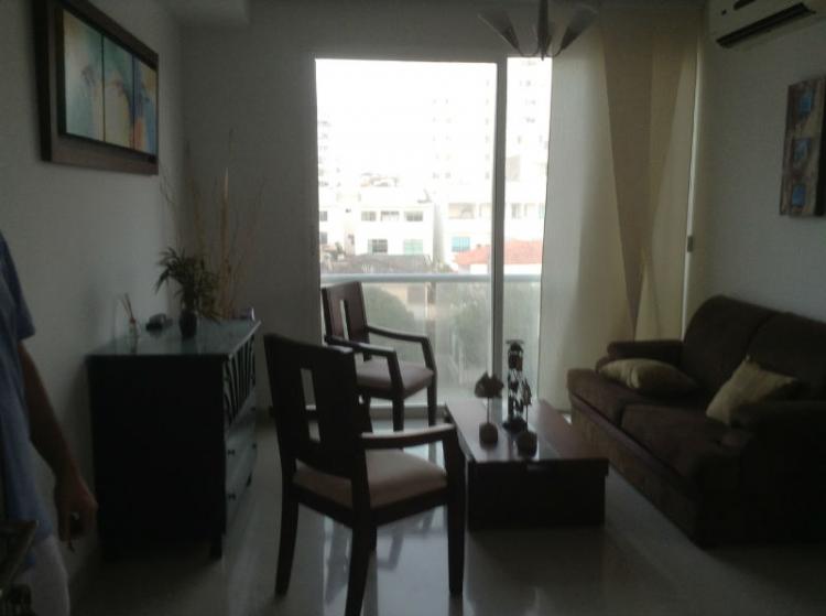 arriendo bonito apartamento en Villa Santos de 2 hab. amoblado