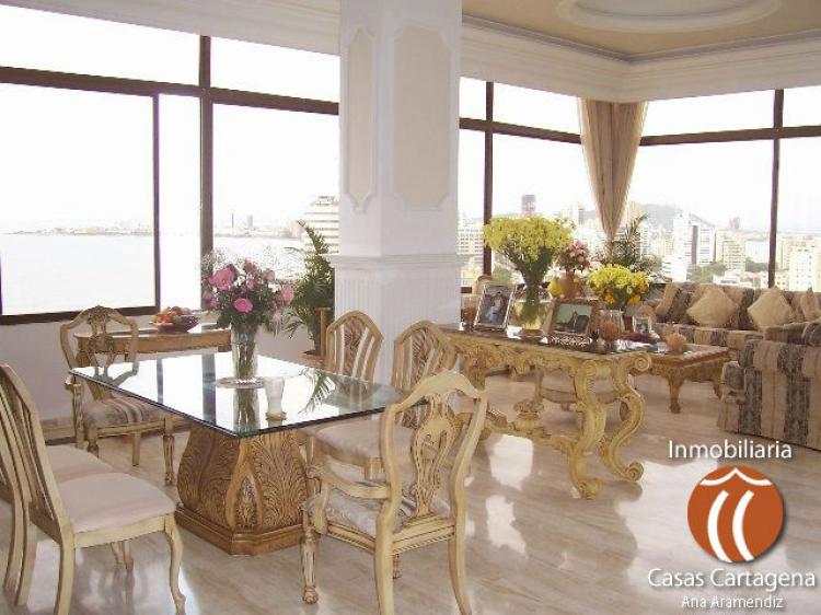 ARRIENDO COMODO APARTAMENTO  EN CARTAGENA DE TRES ALCOBAS  