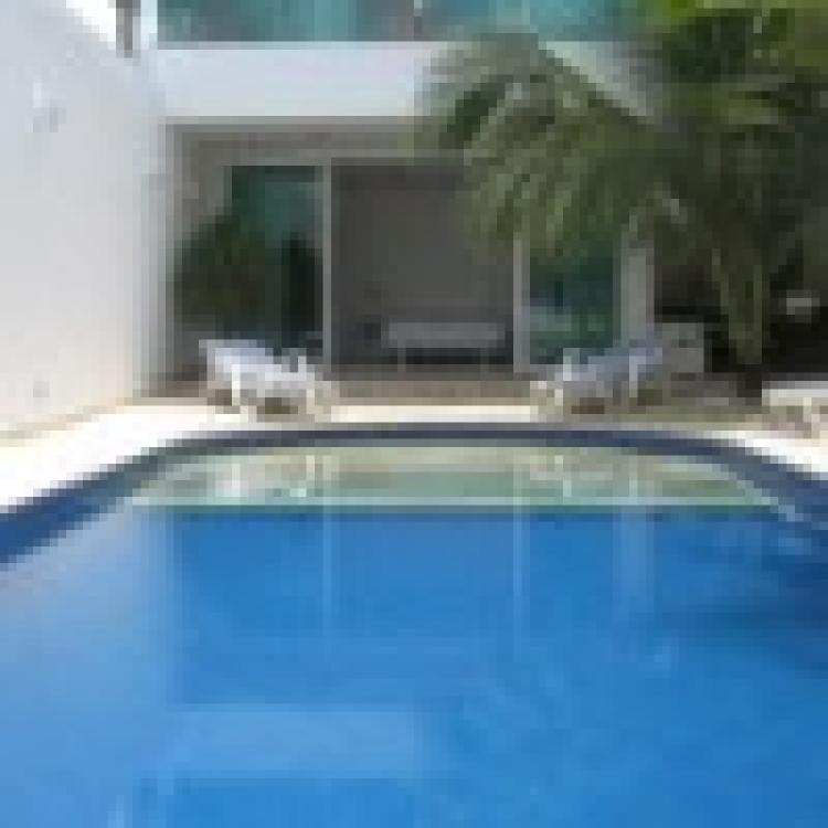 ARRIENDO POR TEMPORADA  HERMOSA Y AMPLIA CASA CON PISCINA EN CARTAGENA