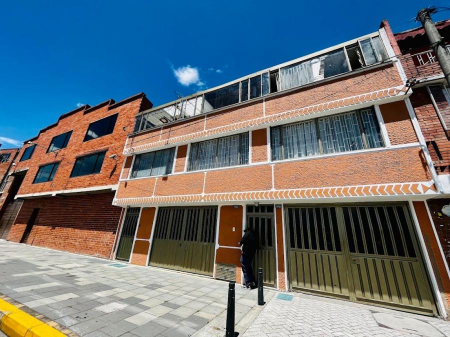 Foto Casa en Venta en la cabaña celestino mutis, Barrios Unidos, Bogota D.C - $ 990.000.000 - CAV211841 - BienesOnLine