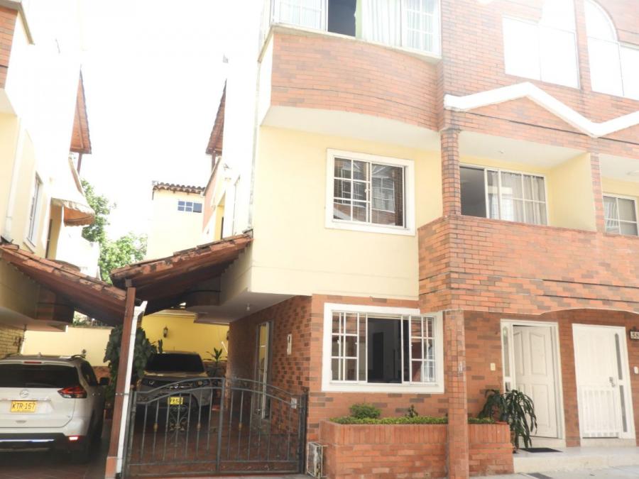 Foto Casa en Venta en Ca?averal, Floridablanca, Santander - $ 750.000.000 - CAV210886 - BienesOnLine