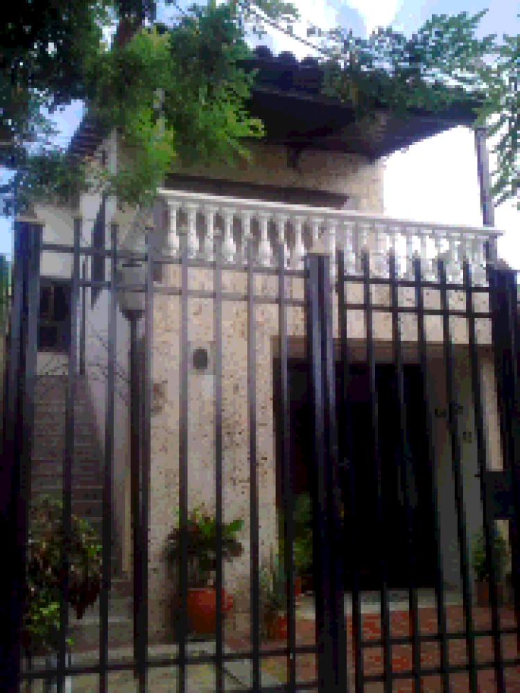 CASA EN VENTA EN SANTA MARTA - URB. RIASCOS