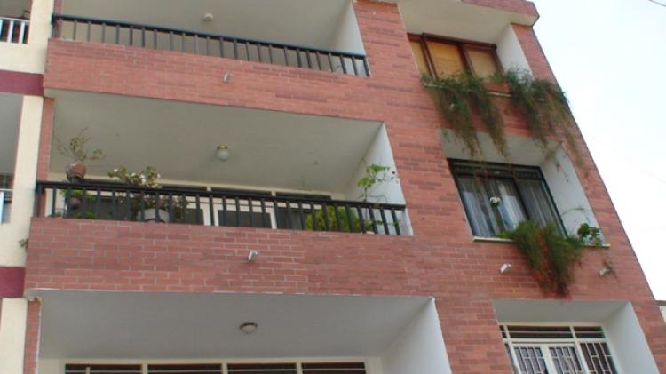 APARTAMENTO PISO TRES EXCELENTE UBICACION