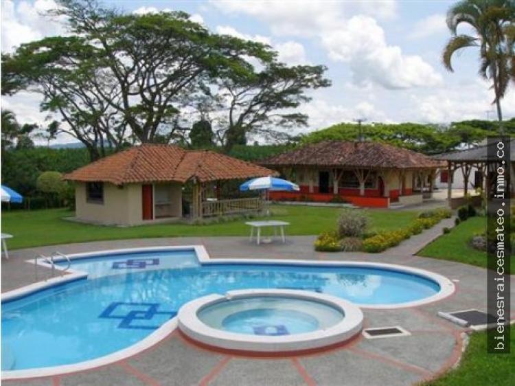 ESPECTACULAR FINCA HOTEL CERCA AL PARQUE DEL CAFE, PARA 40 PERSONAS, 10.000M2