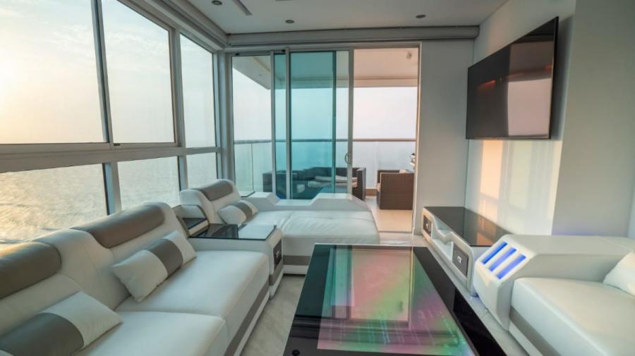 EXCLUSIVO APARTAMENTO CON VISTA FRENTE AL MAR EN VENTA