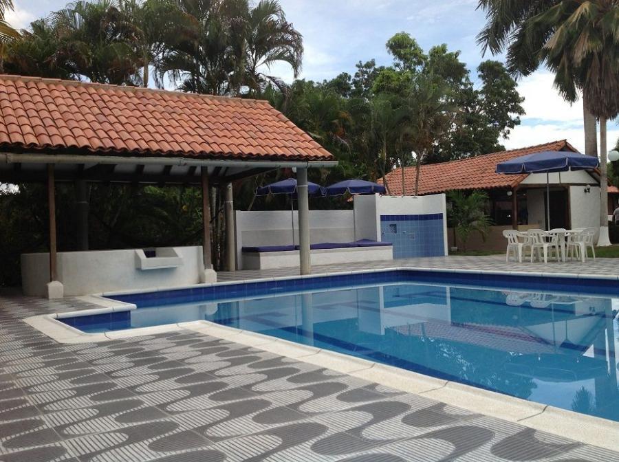 FABULOSA CASA CAMPESTRE , CONFORTABLE CERCA A MELGAR Y GIRARDOT EN CONDOMINIO  PISCINA, JACUZZI 