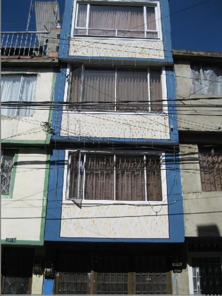 casa  semicomercial en engativa de 3 pisos terminada