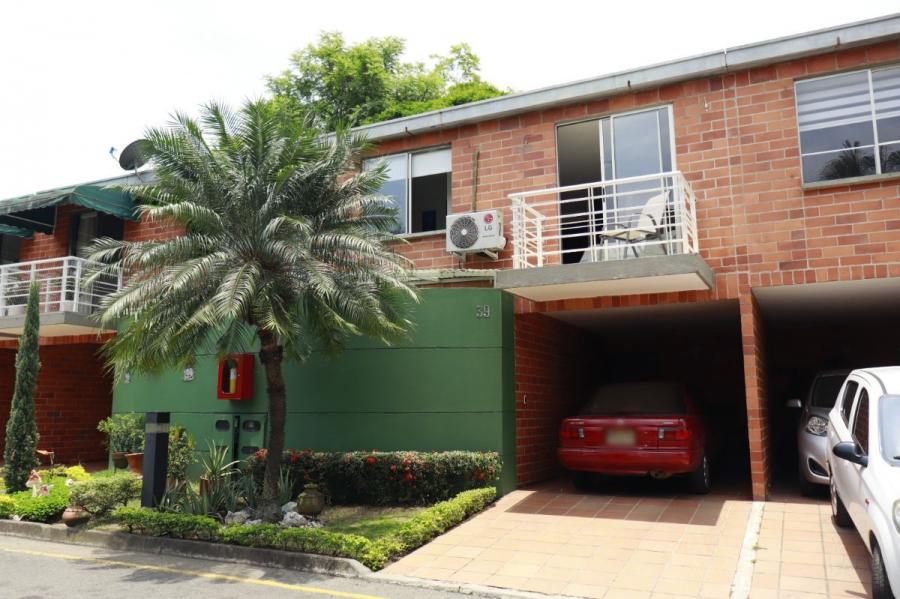 Hermosa Casa Remodelada en Condominio al Sur de Cali