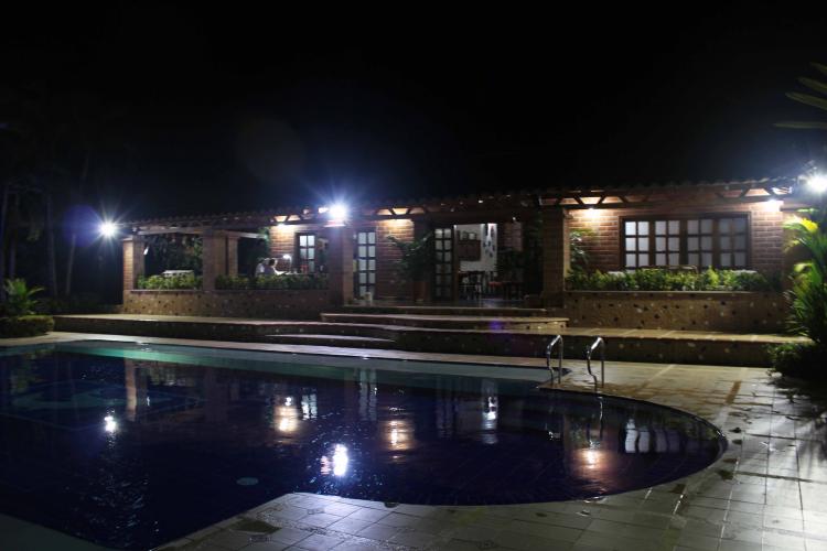 Hermosa  finca  en San Jerónimo,  amplias áreas sociales, piscina única.