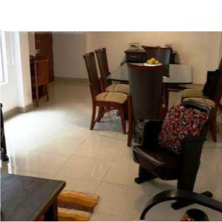 hermoso apartamento en rosales