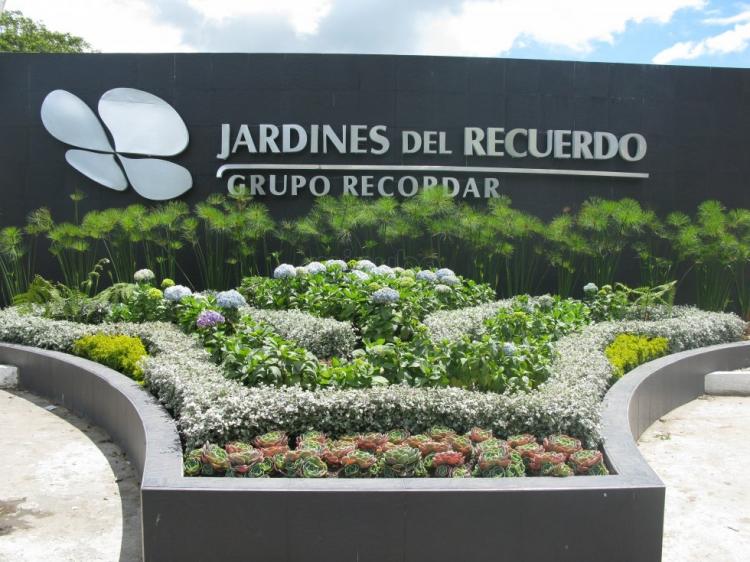 Lote Doble Jardines del Recuerdo