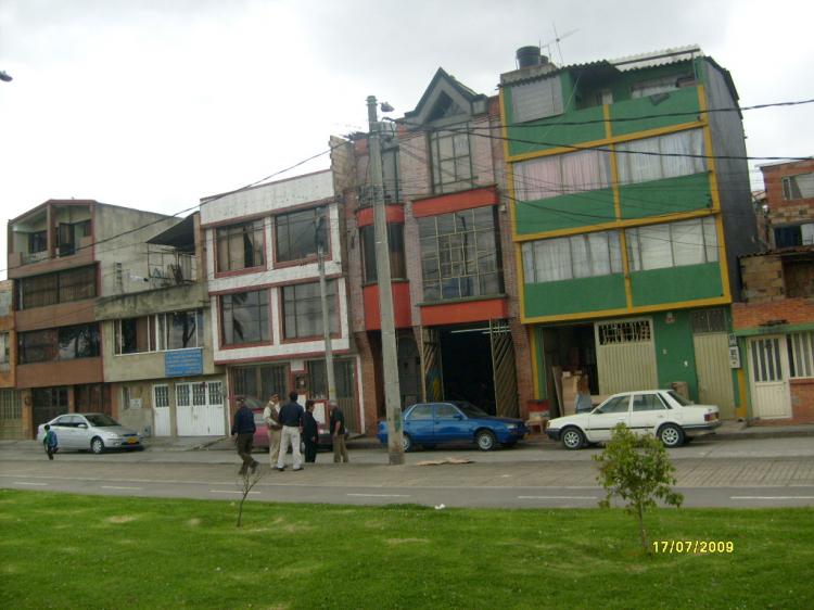 hermosa bodega oficinas  doble frente cerca al aeropuerto