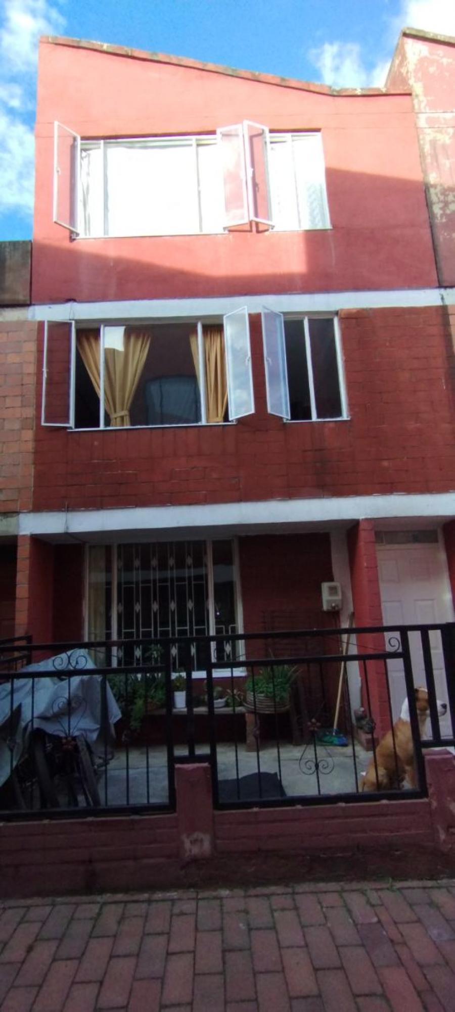 Foto Casa en Venta en Tierra grata, Engativá, Bogota D.C - $ 210.000.000 - CAV202260 - BienesOnLine