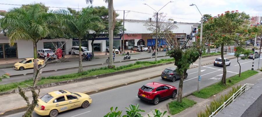 Vendo casa avenida 30 de agosto calle 33 en Pereria . 400 M2 de lote 