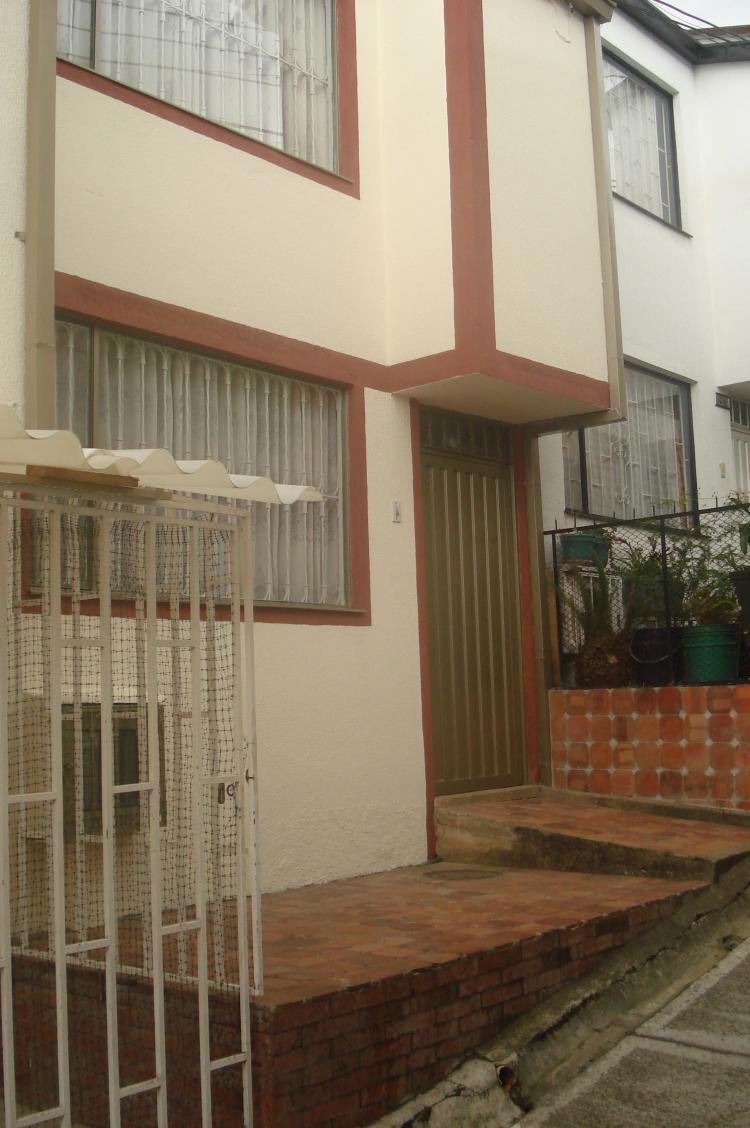 VENDO CASA EN FUSAGASUGA. URBANIZACIÓN PRADOS DE ALTAGRACIA