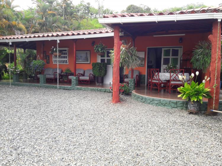 VENDO HERMOSA FINCA EN BARBOSA - ANTIOQUIA (COLOMBIA) LISTA PARA HABITAR Y DISFRUTAR