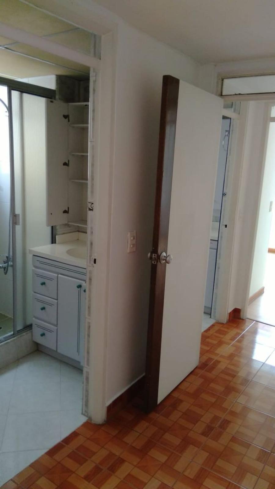 VENDO LINDO APARTAMENTO 72 mtrs PISO 4   3 ALCOBAS ESTUDIO GARAJE PROPIO  DEPOSITO REMODELADO