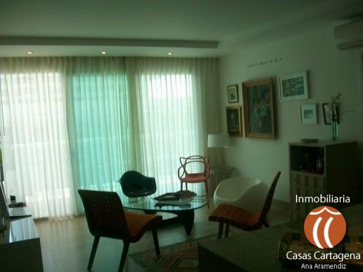 VENDO LINDO Y AMPLIO APARTAMENTO EN  CARTAGENA FRENTE AL MAR 