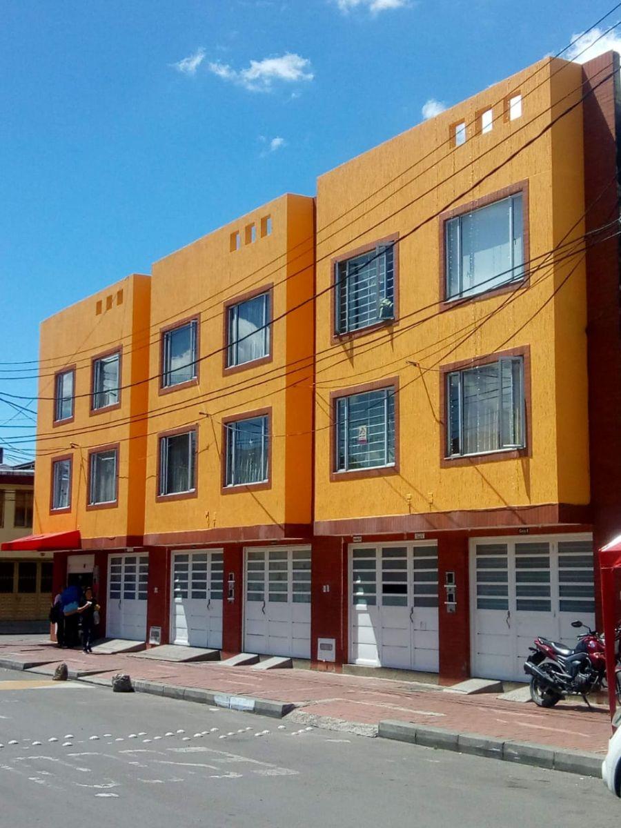 VENDO O PERMUTO CASA EN BARRIO LA GRANJA BOGOTA 