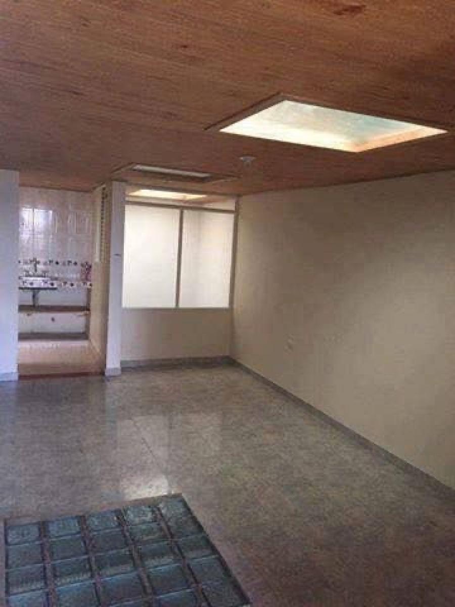 Venta de Casa en Tunja, consta de 3 apartamentos 