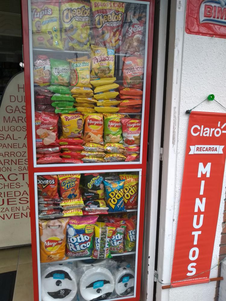 Venta de cigarrera - salsamentaria