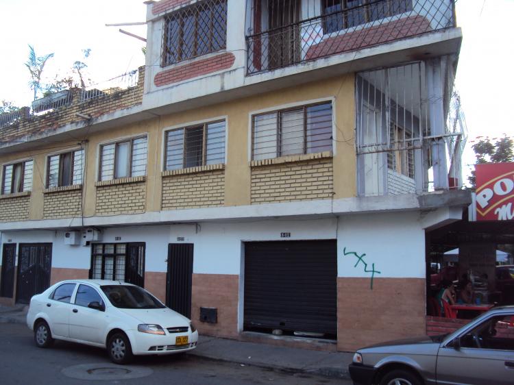 VENTA  DE  EDIFICIO  ESQUINERO