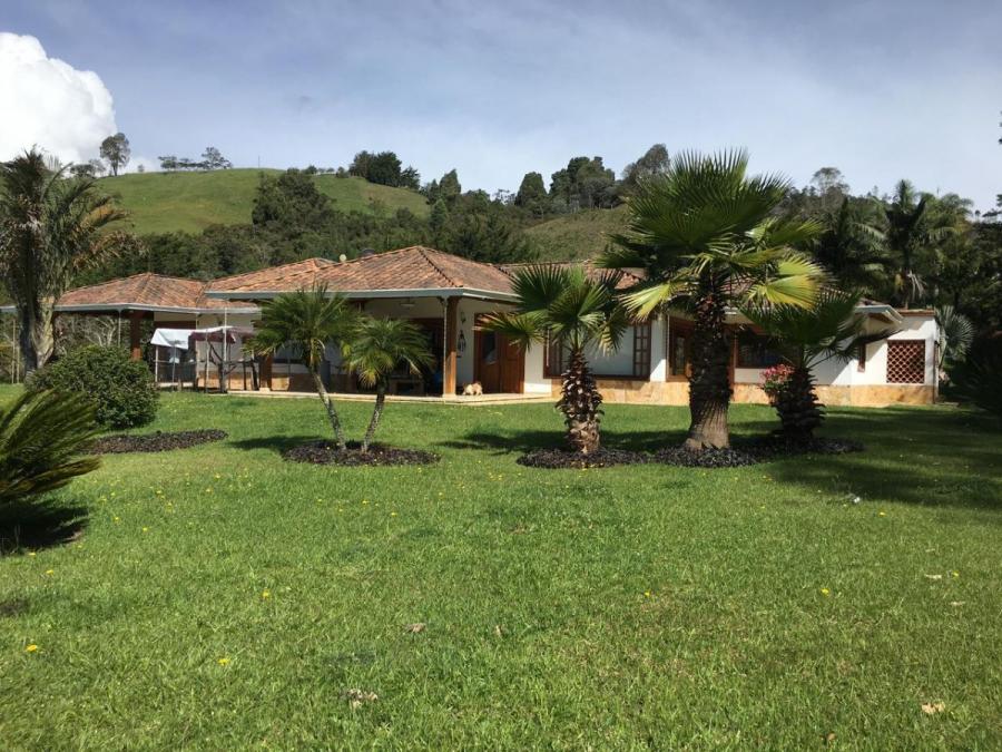 Foto Finca en Venta en Cabeceras, Llanogrande, Antioquia - 1 hectareas - $ 2.400.000.000 - FIV210428 - BienesOnLine