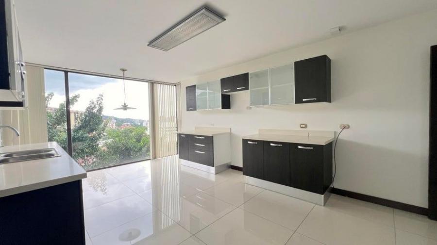 Se vende exclusivo apartamento en condominio Escazú 25-1015