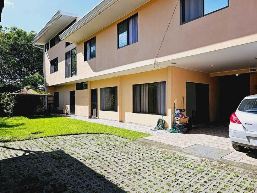 Venta de Casa + APTO en Moravia, San José. RAH 25-612