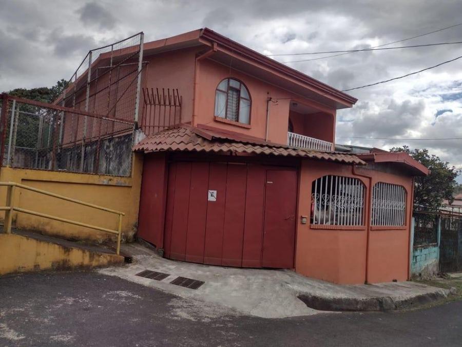 Venta de Casa en Montes de Oca, San José. RAH 25-609