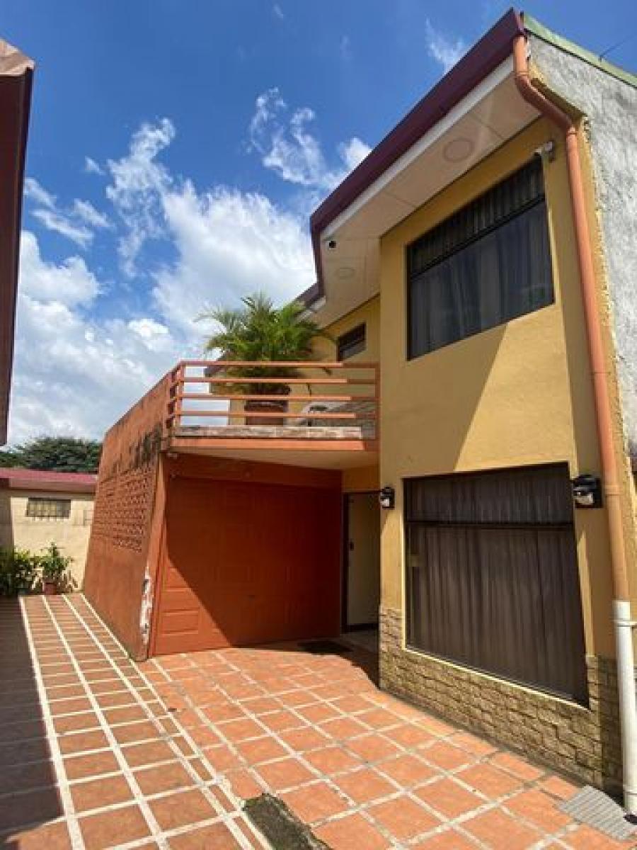 Foto Casa en Venta en Flores, Heredia - U$D 187.808 - CAV109228 - BienesOnLine