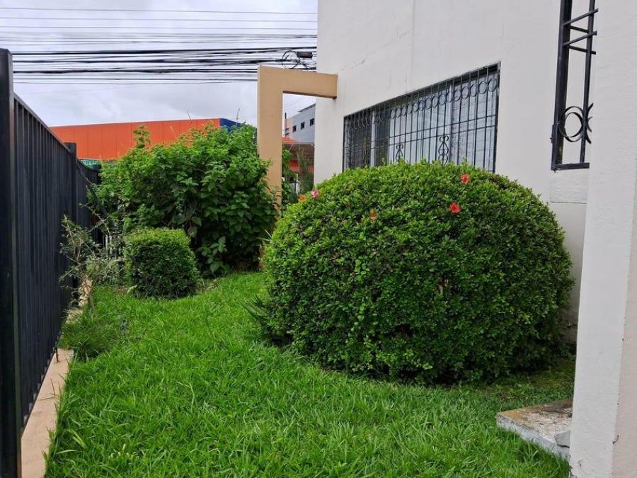 Venta de Casa en Uruca, San José. RAH 25-119