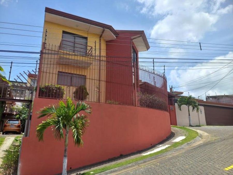 Se vende casa en condominio de Mata de Plátano San José 24-1718