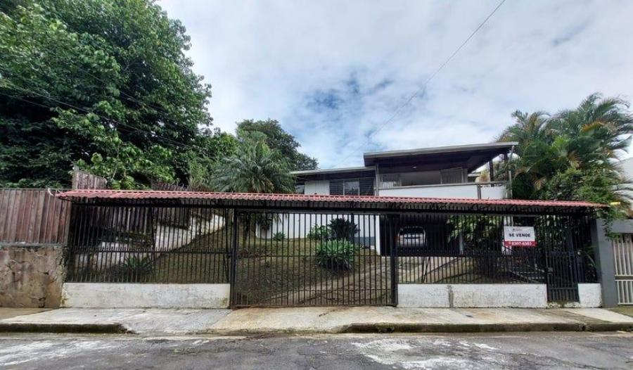 Se vende espaciosa casa con 500m2 de lote en Guadalupe San José 25-404