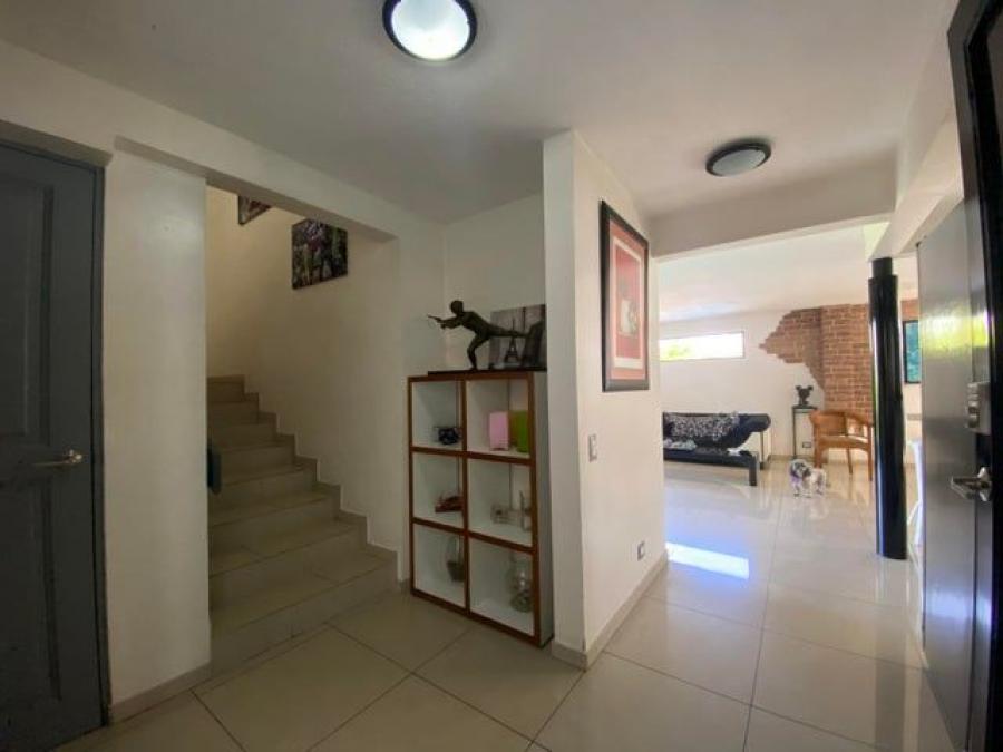 Se vende espaciosa casa en condominio Escazú 25-524