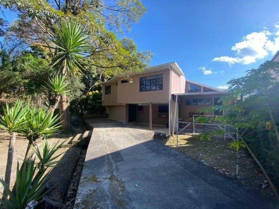 Se vende casa para inversión en Santa Ana Centro 23-1509