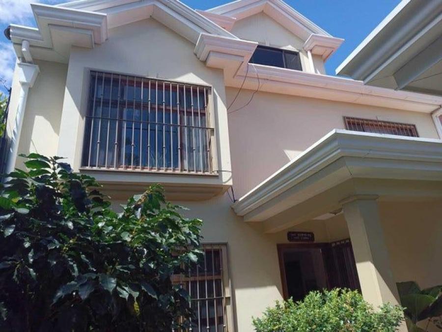 Venta de Casa en Escazú, San José. RAH 25-1164