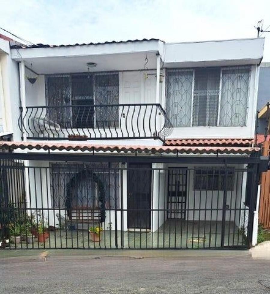 Se vende casa con uso de suelo mixto en Zapote de San José 25-310