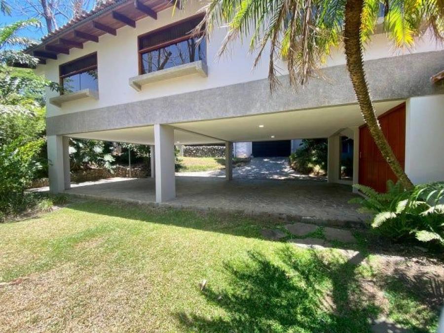 Foto Casa en Venta en Escazú, San José - U$D 780.000 - CAV112351 - BienesOnLine