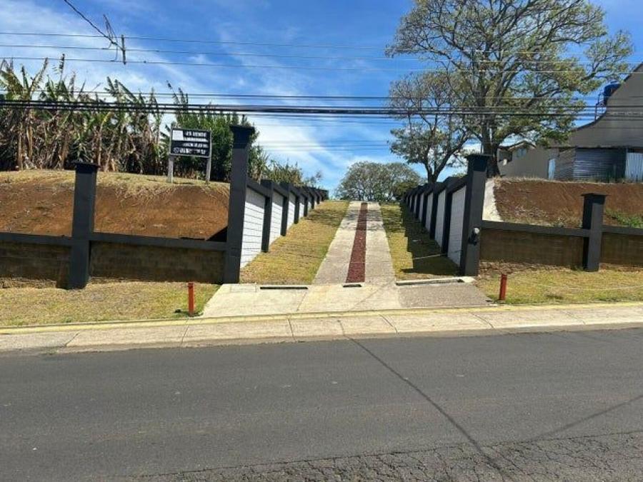 Se vende lote de 2842m2 en Concepción Heredia 24-1550