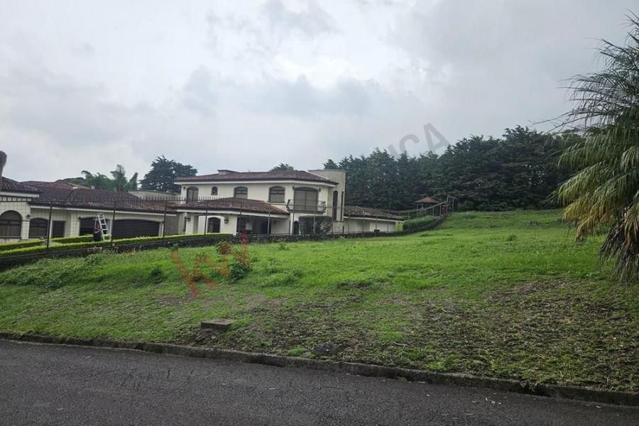 Venta de Lote en Residencial Aves del Paraíso, San Rafael de Heredia US$ 215.000 #5794