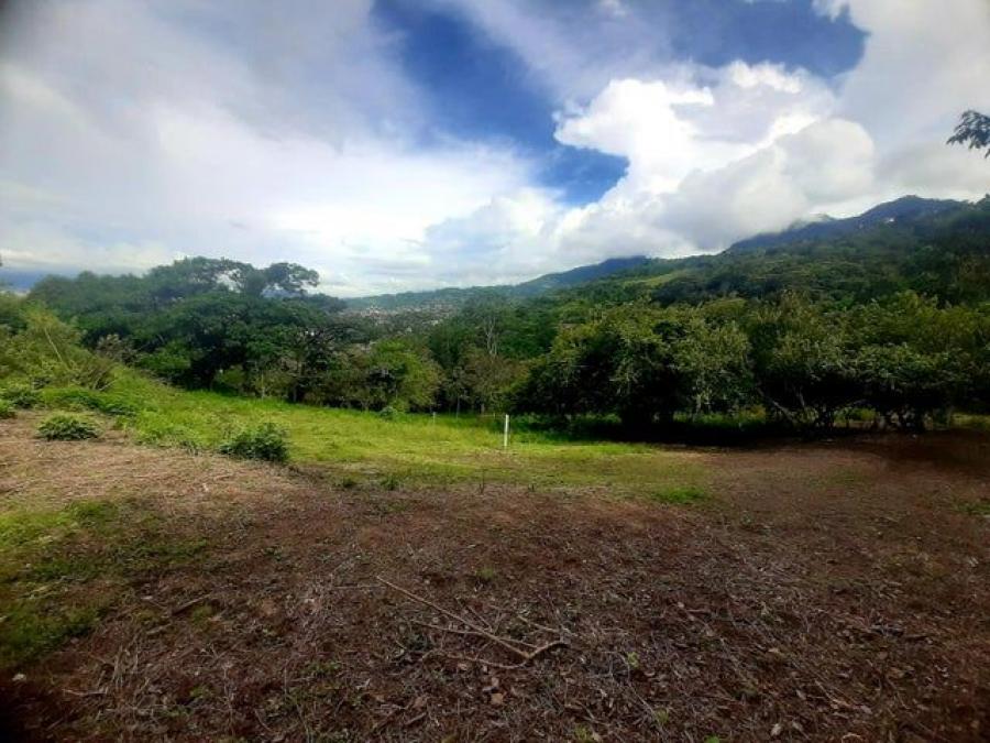 Se vende lote de 1,521m2 San Antonio Escazú 25-1139